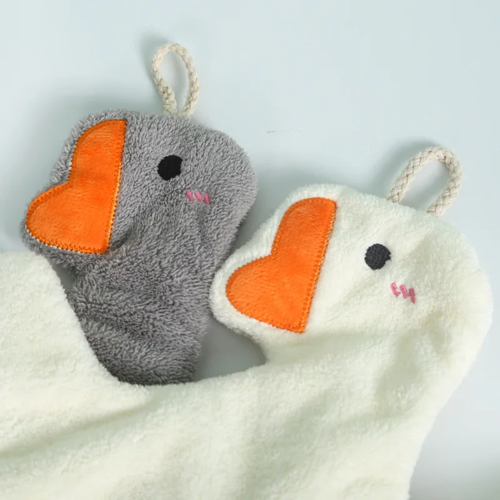 Cute goose hand towel - منشفه أوزه