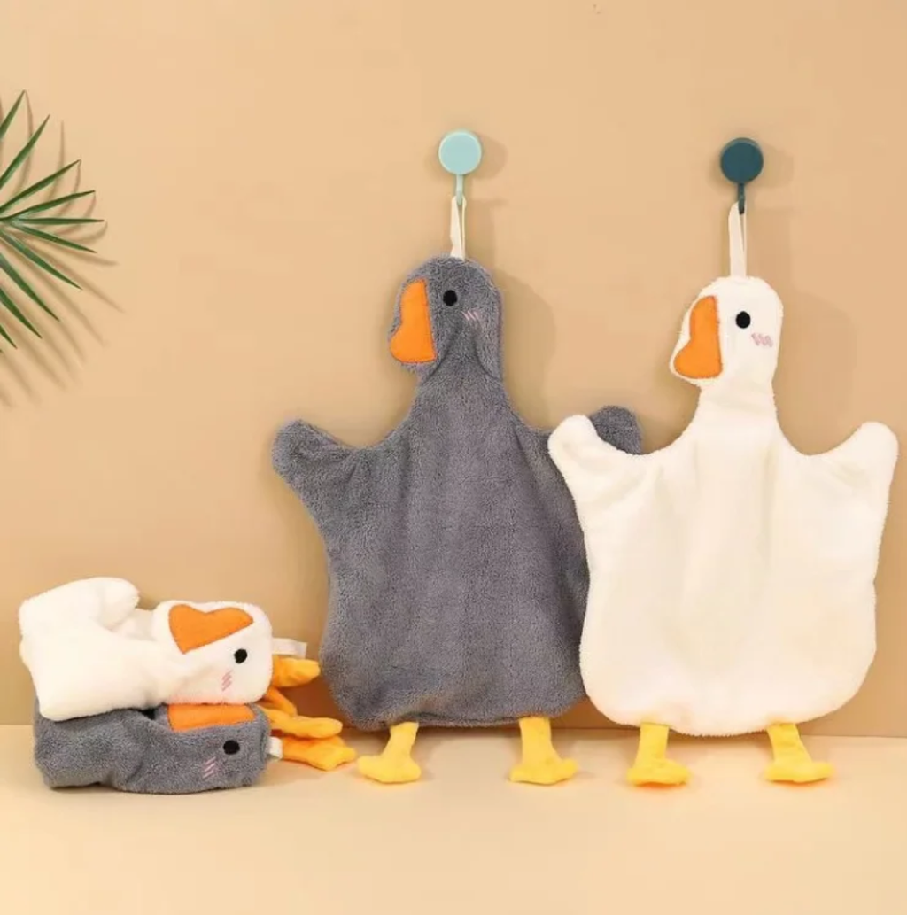 Cute goose hand towel - منشفه أوزه