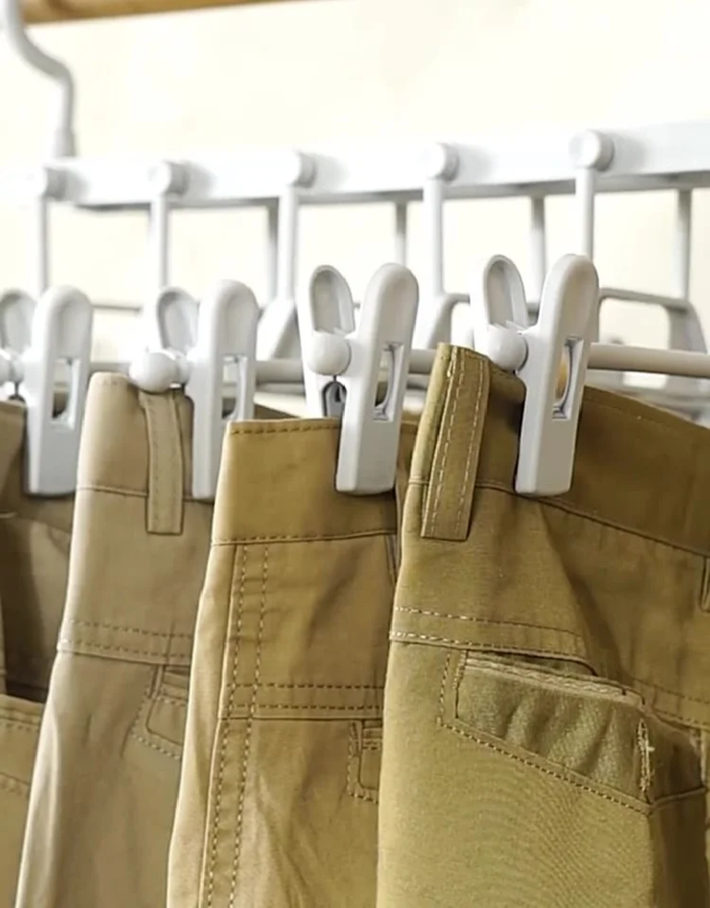 Space-Saving Clothes Hanger - علاقة ملابس متعددة الموفره للمساحه