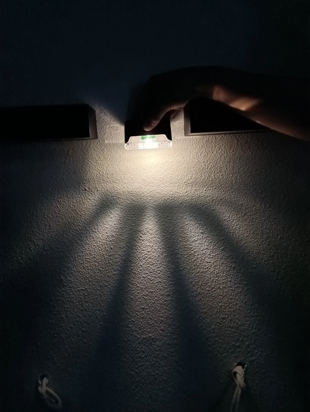 Solar powered led outdoor light 4 pcs