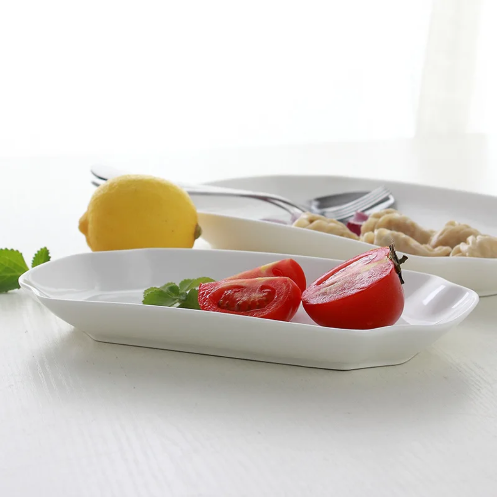 White octogonal dish- جاط أبيض مثمن