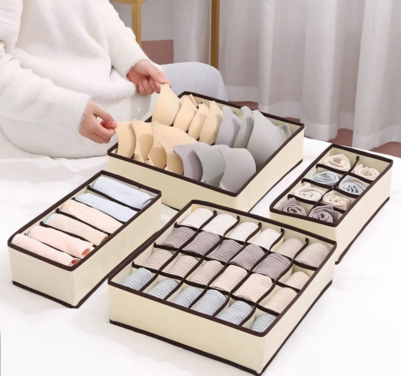 Wardrobe organizer box